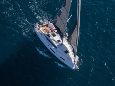 Rent a Jeanneau Sun Odyssey 350 Cádiz