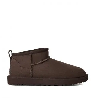 Side-profile dark brown low-cut ankle boot illustrating UGG boots at MAXI SPORT comparison